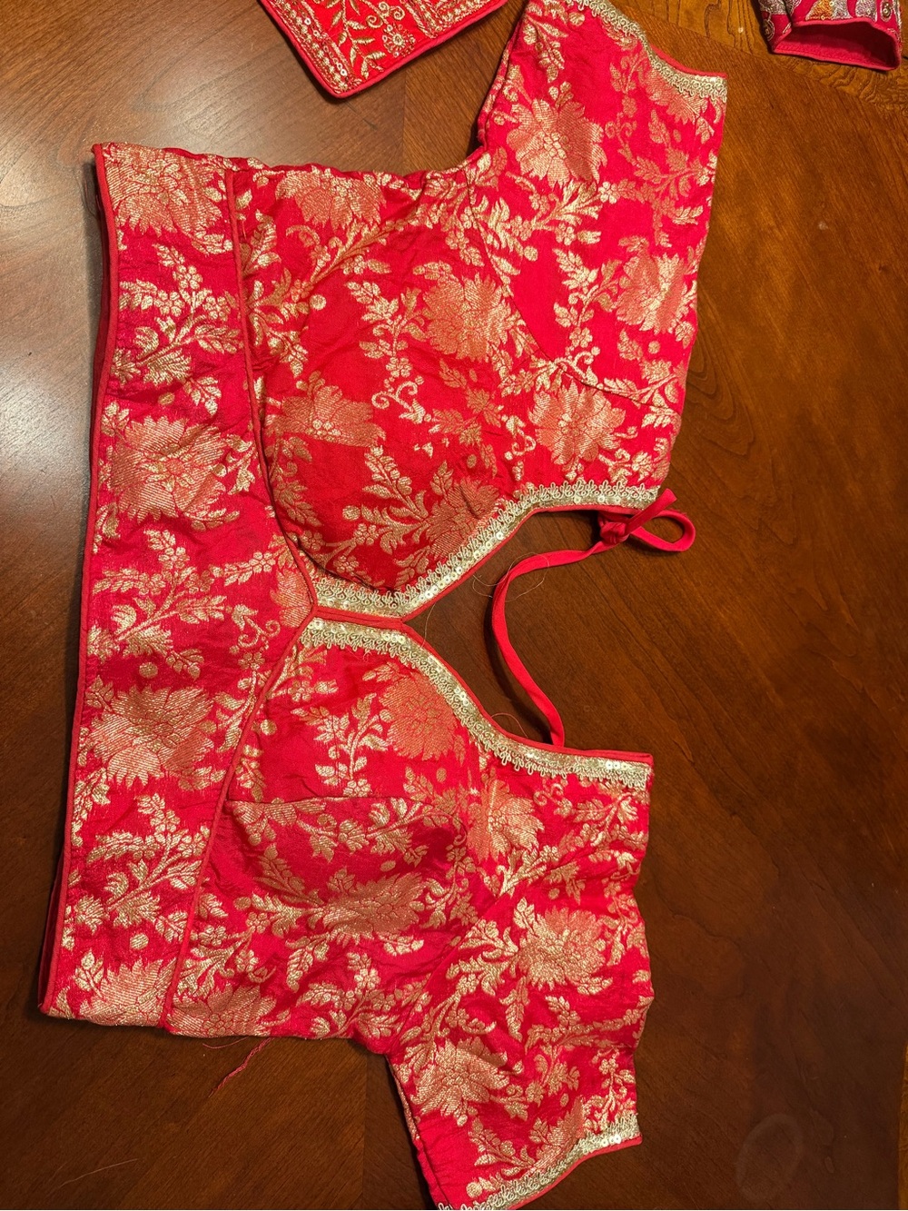 Red Floral Brocade Women's Sleepwear Top